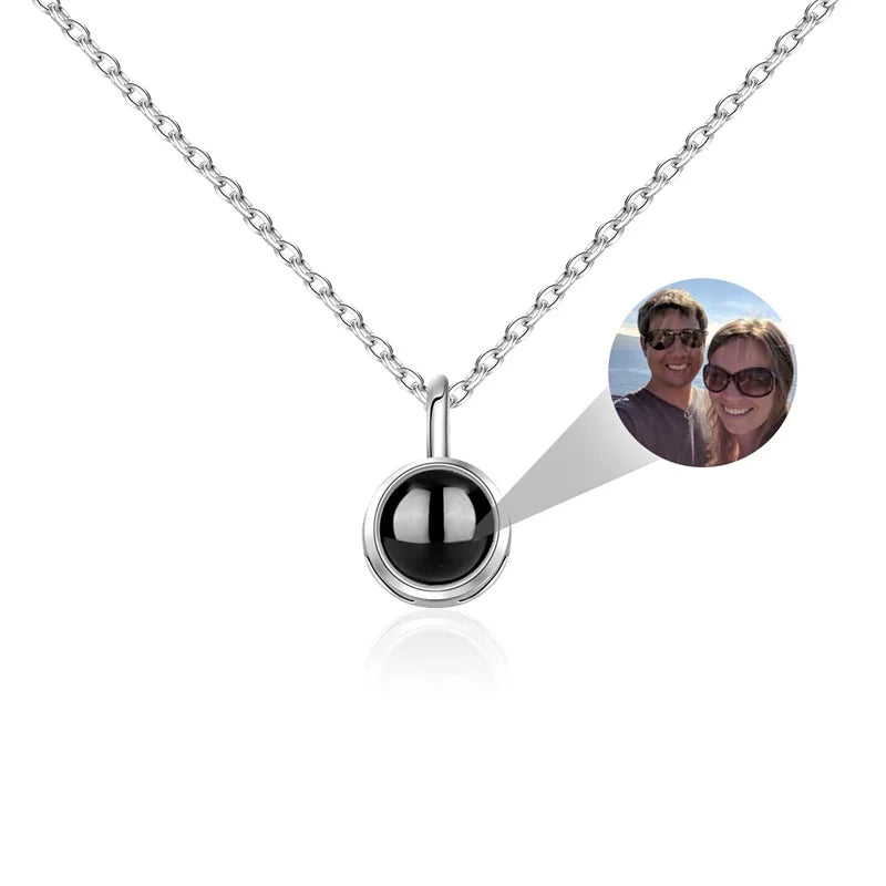 Fotohalsband med bilden inuti hänget